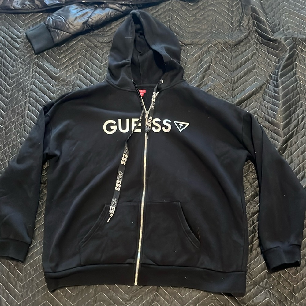 Brand : Guess